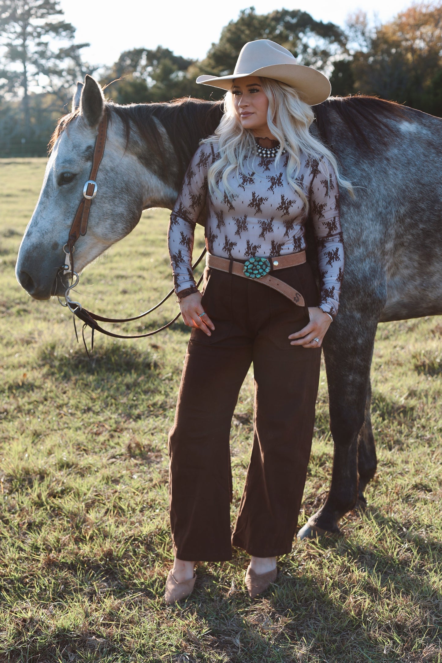 THE LACE TOP - BROWN