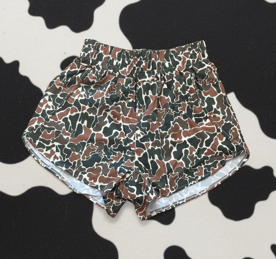 Trendy retro duck camo athletic shorts
