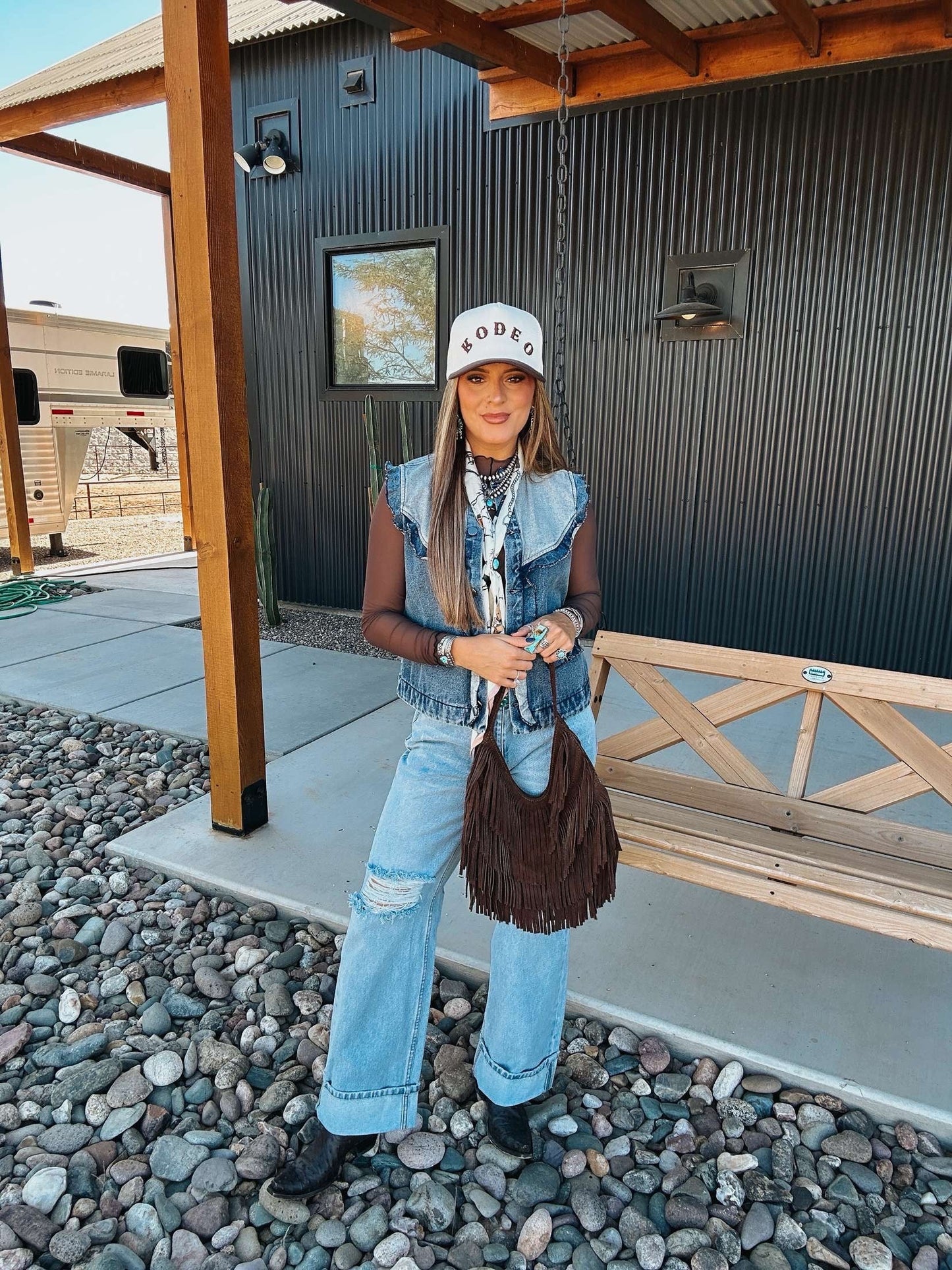 THE VINTAGE DENIM JEANS
