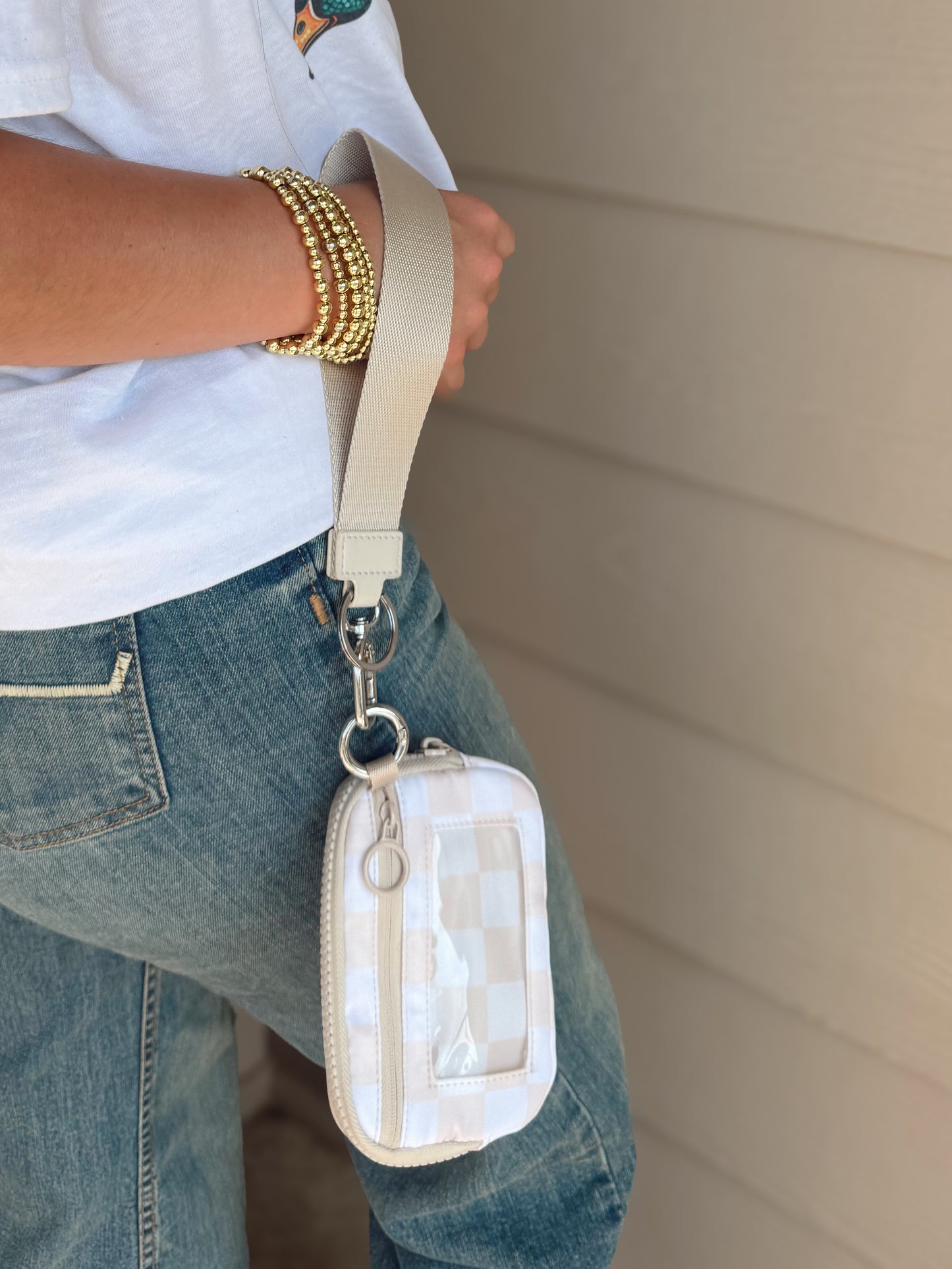 THE SANDSTONE CHECK WRISTLET