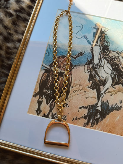 THE STIRRUP NECKLACE — GOLD