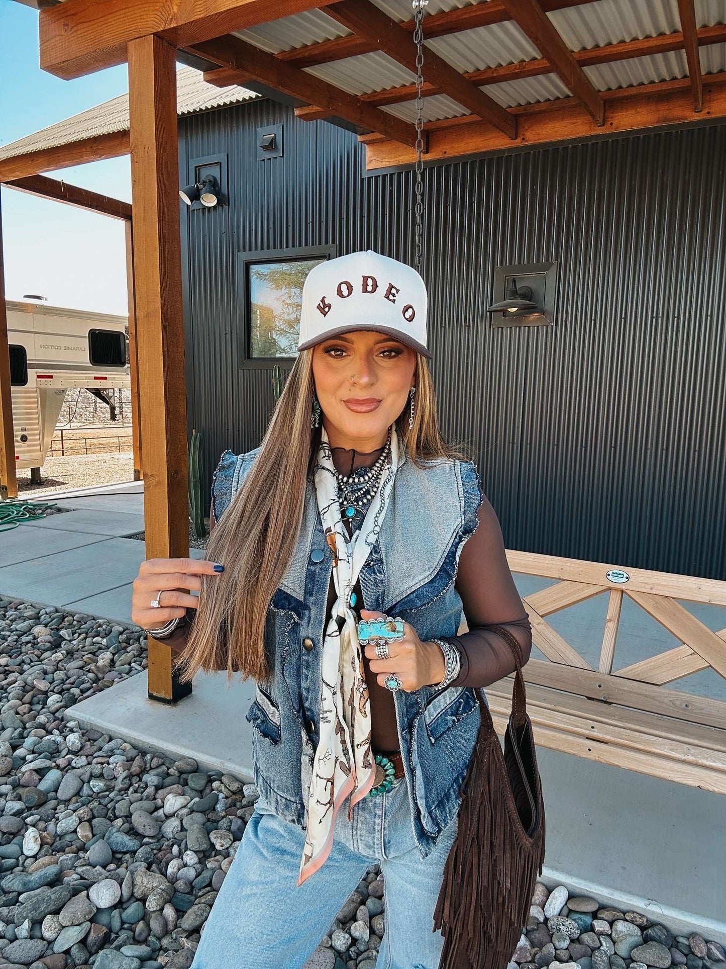 THE VINTAGE DENIM JEANS