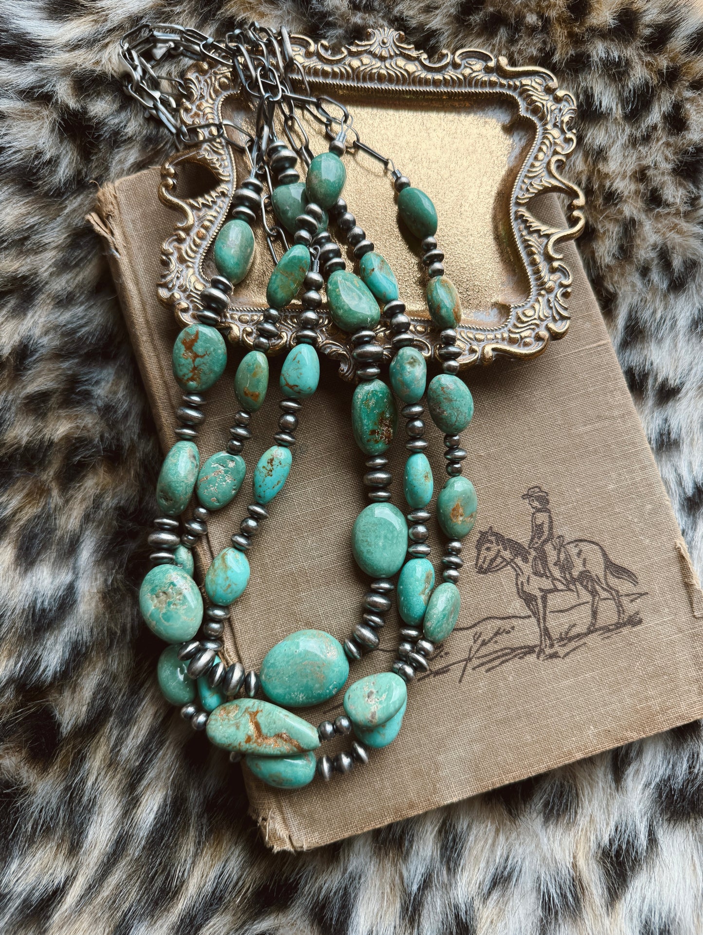 THE JARVIS NECKLACE