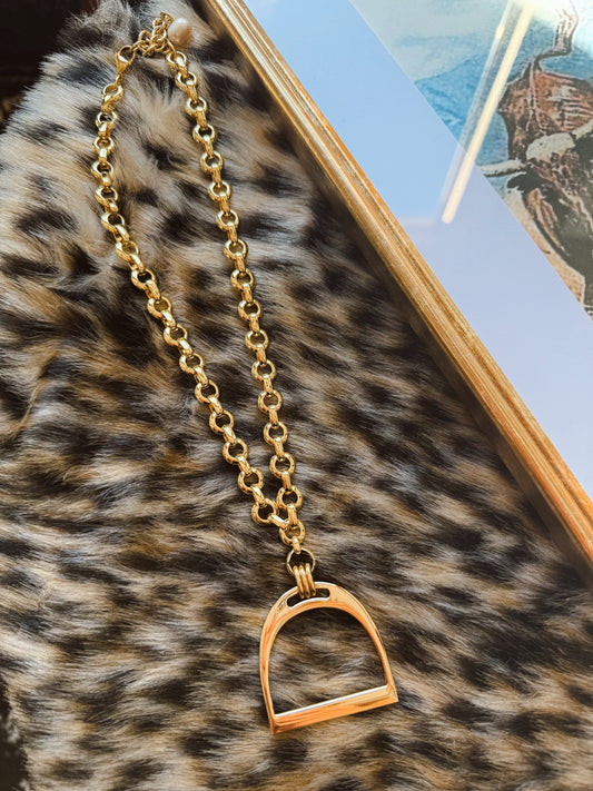 THE STIRRUP NECKLACE — GOLD