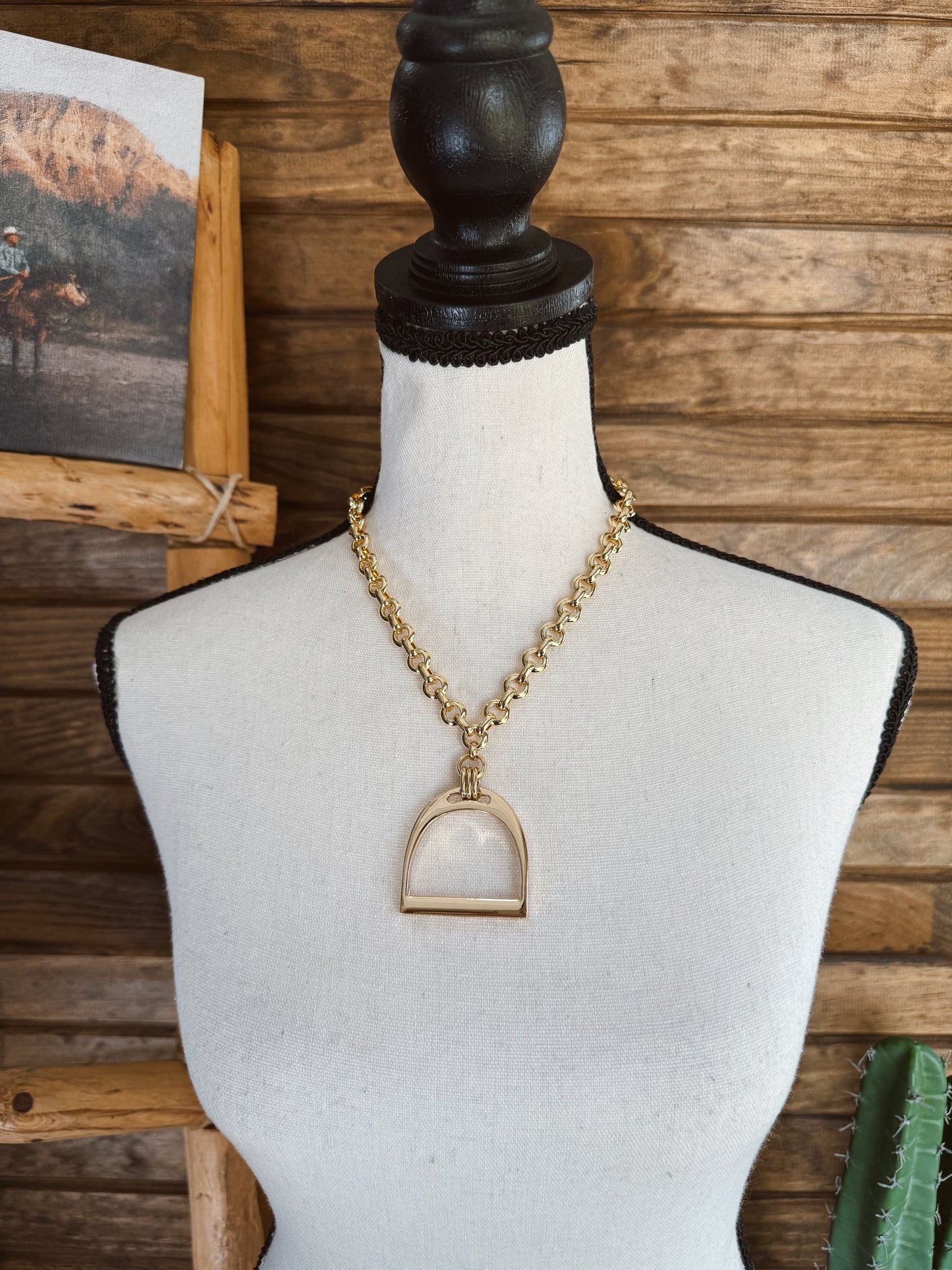 THE STIRRUP NECKLACE — GOLD