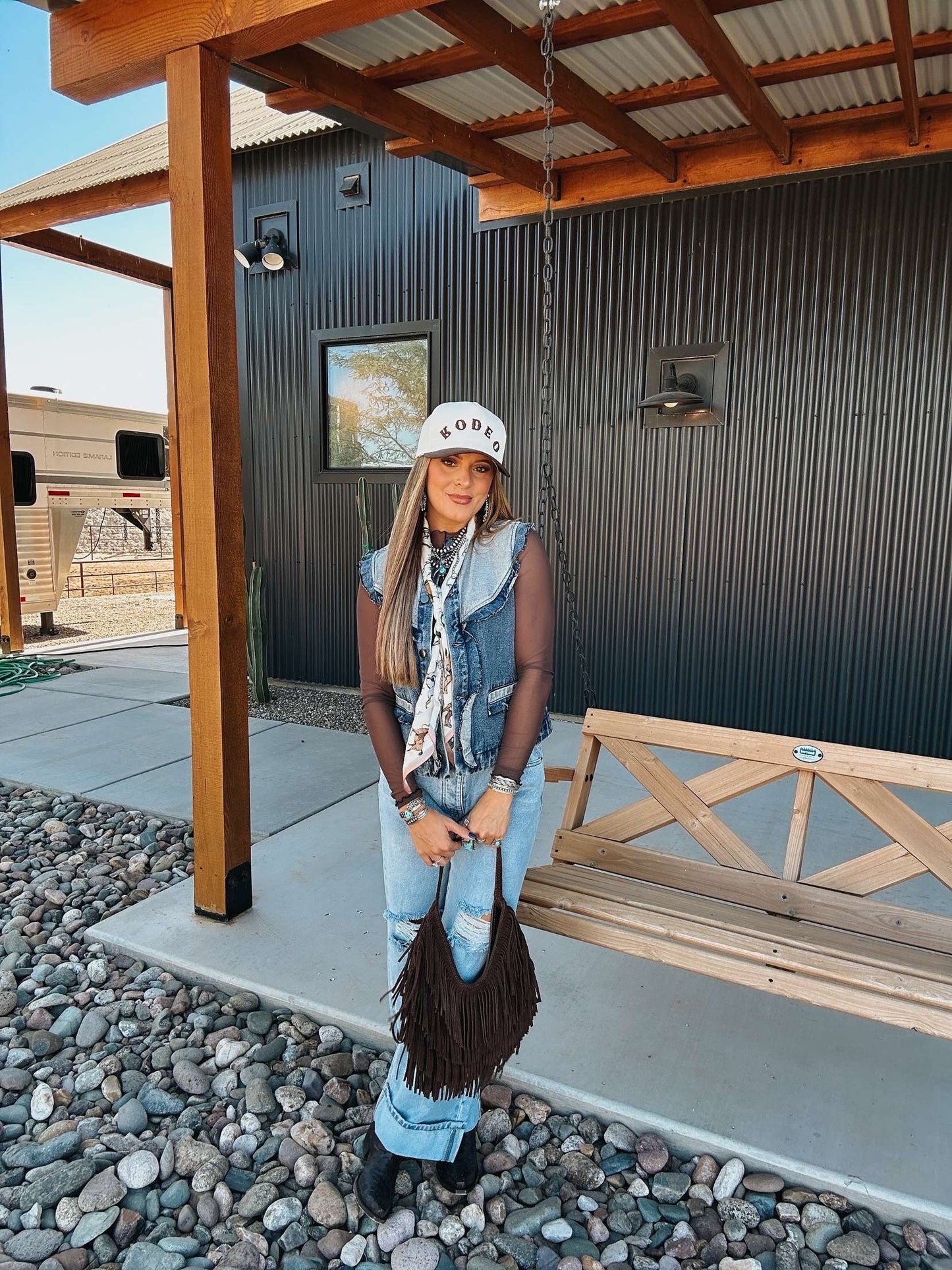 THE VINTAGE DENIM JEANS
