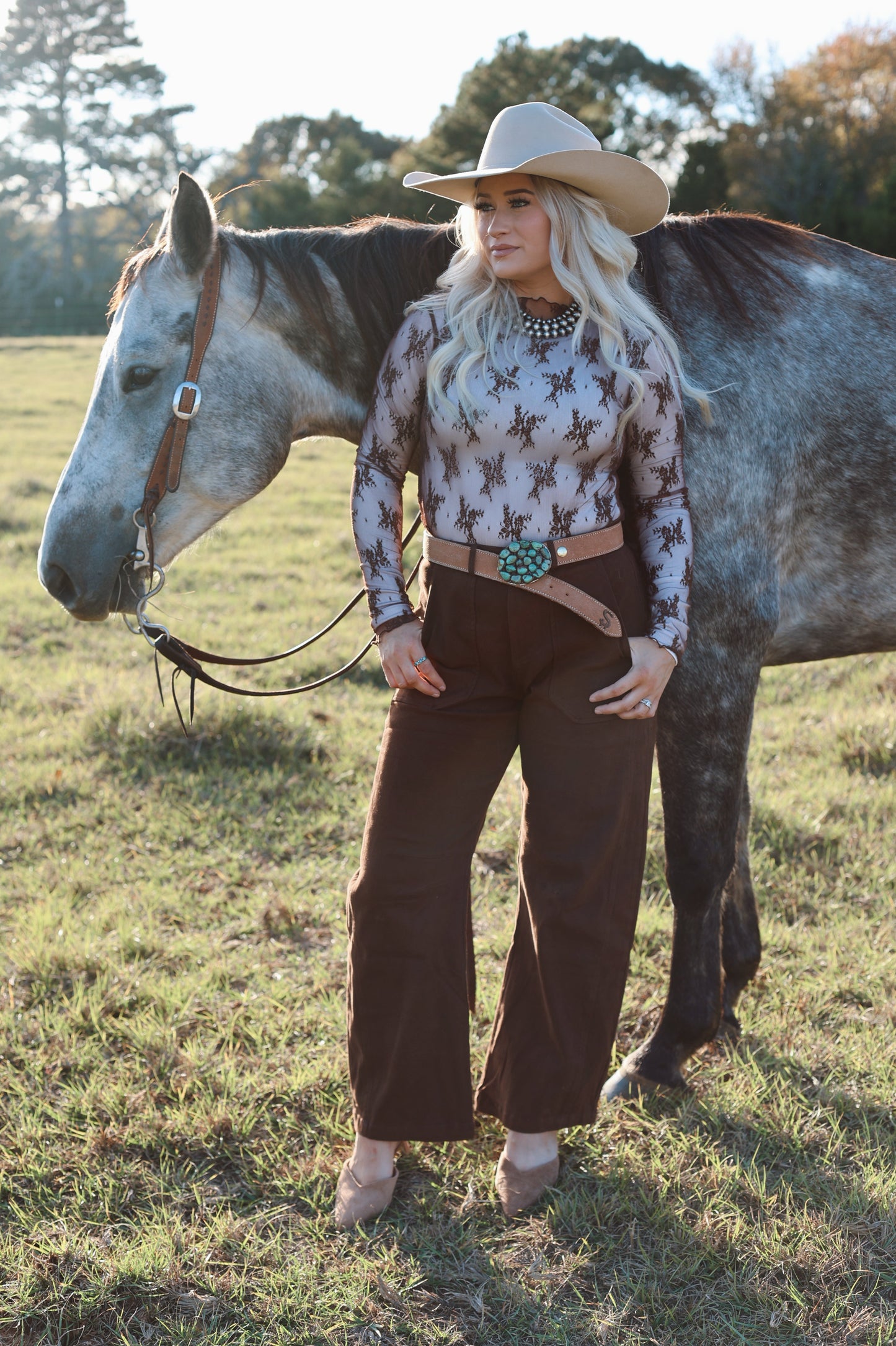THE LACE TOP - BROWN